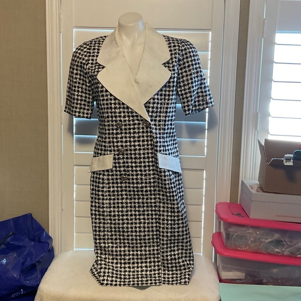Elegant Black and White Houndstooth Midi Dress